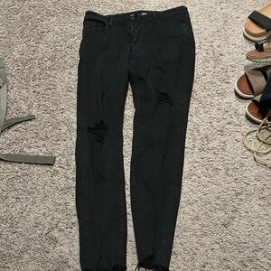 Raw edge black Old navy jeans. Size 8